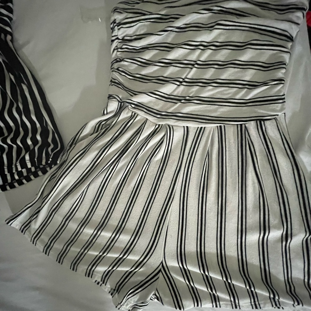 Girls Rompers - Picture 4 of 4